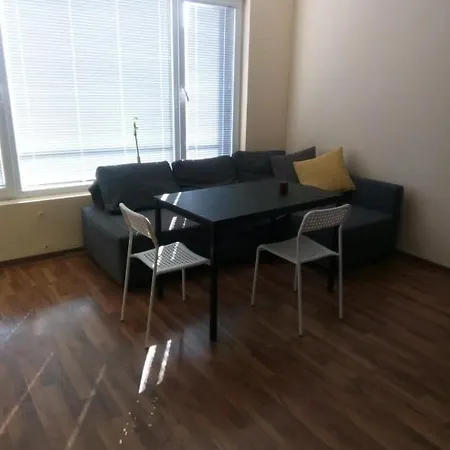 דירה Cozy Apartament Naydenov בורגאס